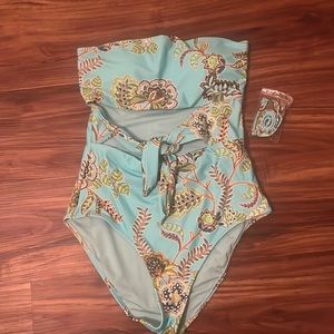 Aerie Wrap Strapless One Piece size Medium